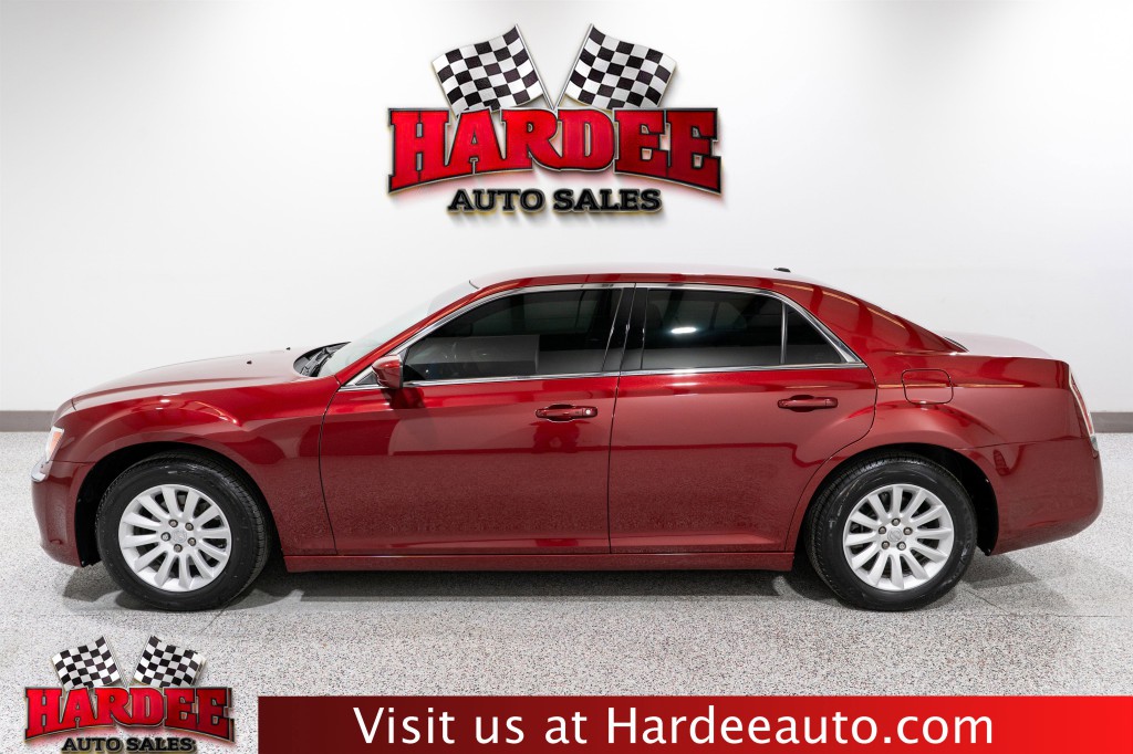2013 Chrysler 300 Image 1