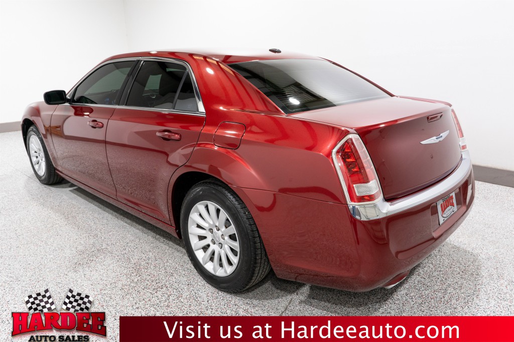 2013 Chrysler 300 Image 3