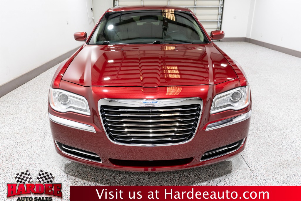 2013 Chrysler 300 Image 7