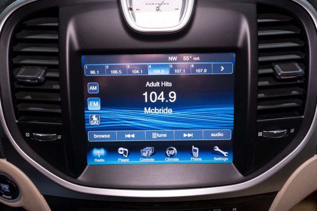 2013 Chrysler 300 Image 15