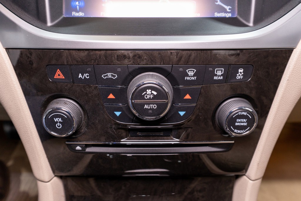 2013 Chrysler 300 Image 19