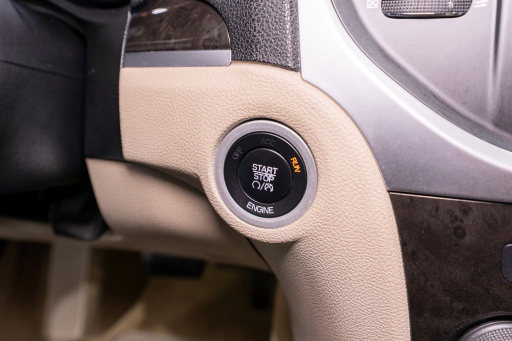 2013 Chrysler 300 Image 25