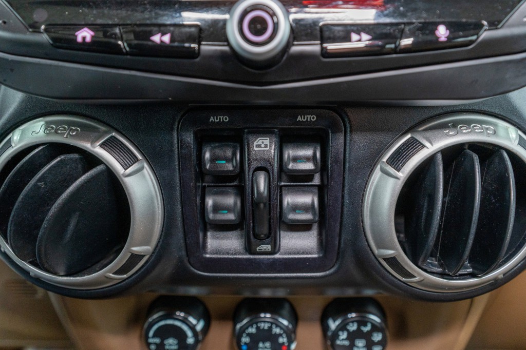 2017 Jeep Wrangler Unlimited Image 20