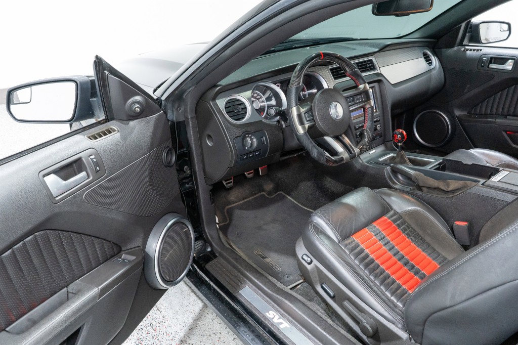 2011 Ford Mustang Image 11