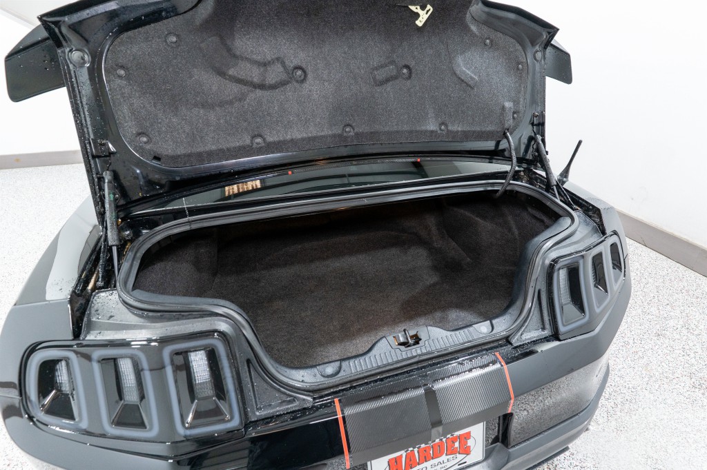 2011 Ford Mustang Image 28