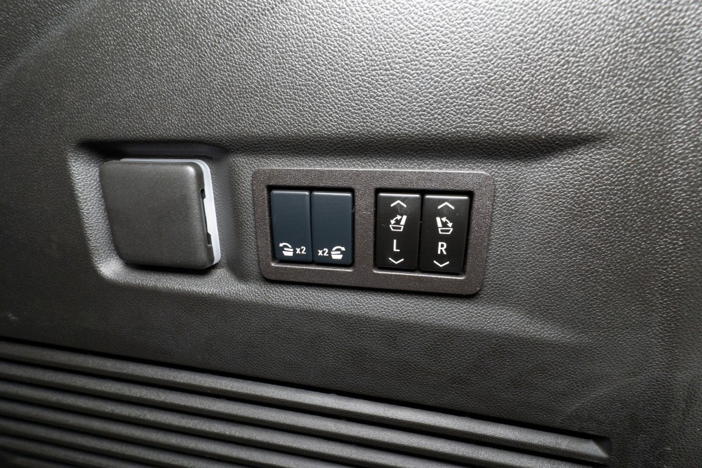 2025 Chevrolet Tahoe Image 37