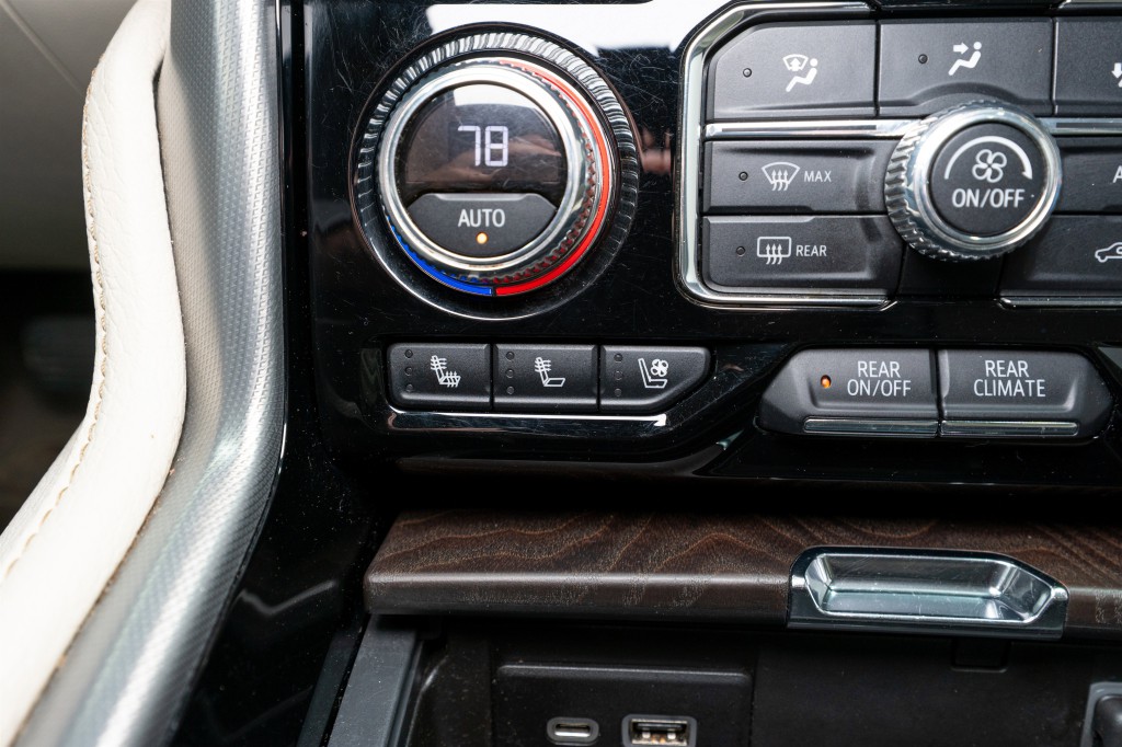 2021 GMC Yukon Image 25