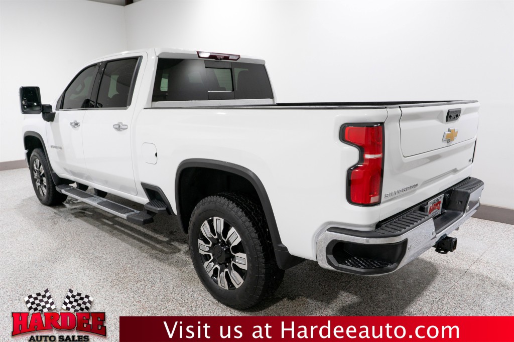 2024 Chevrolet Silverado 1500 Image 3