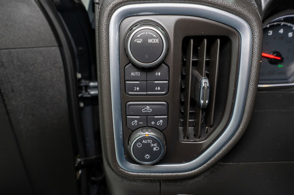 2020 Chevrolet Silverado 1500 Image 32