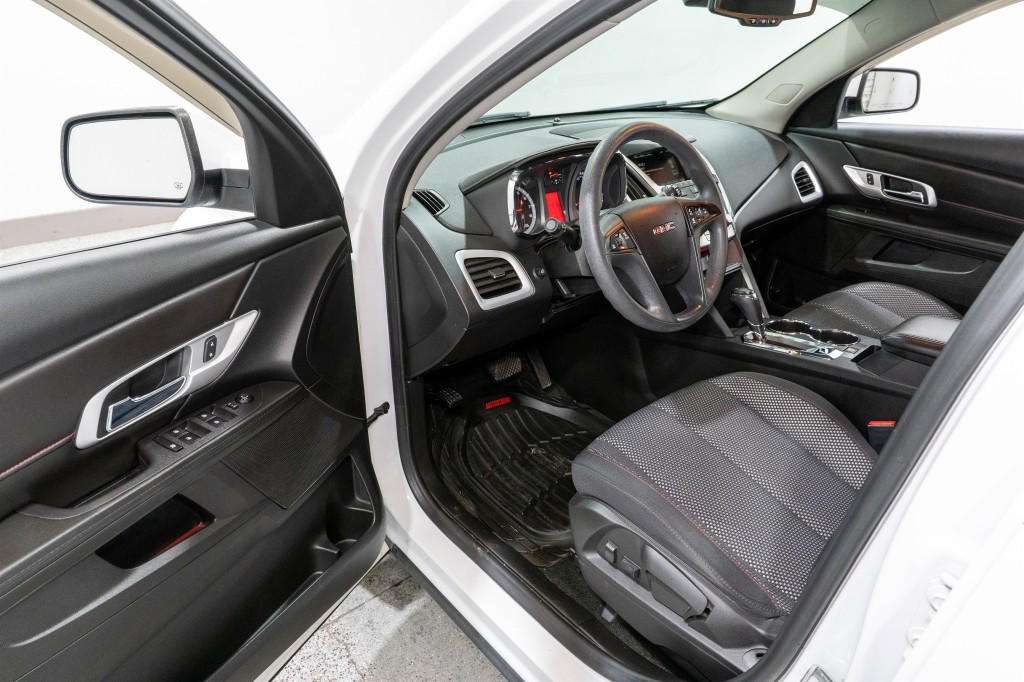 2017 GMC Terrain Image 12