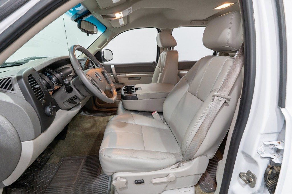 2011 GMC Sierra 1500 Image 16