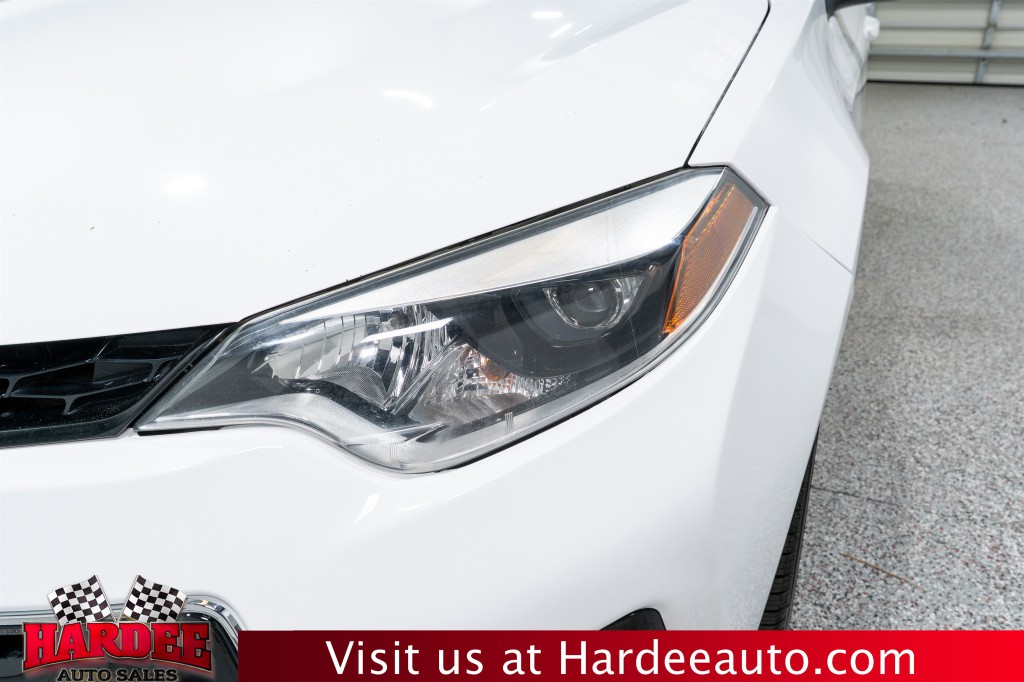 2015 Toyota Corolla Image 8