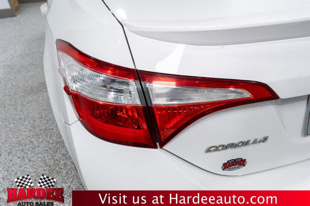 2015 Toyota Corolla Image 9