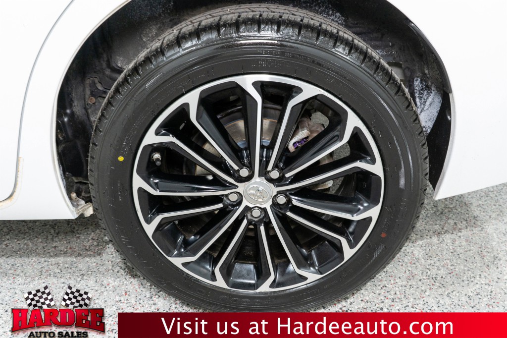 2015 Toyota Corolla Image 10