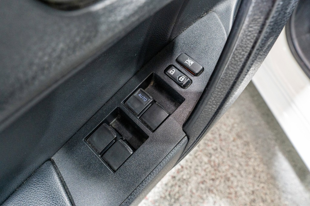 2015 Toyota Corolla Image 13