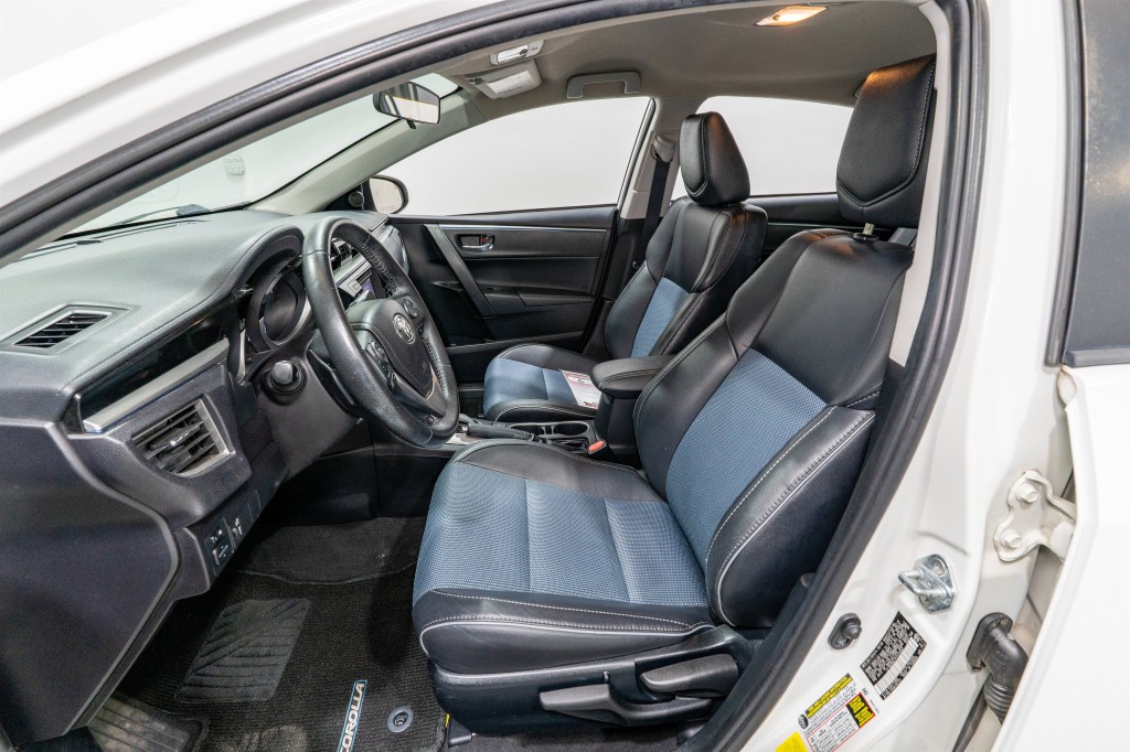 2015 Toyota Corolla Image 14