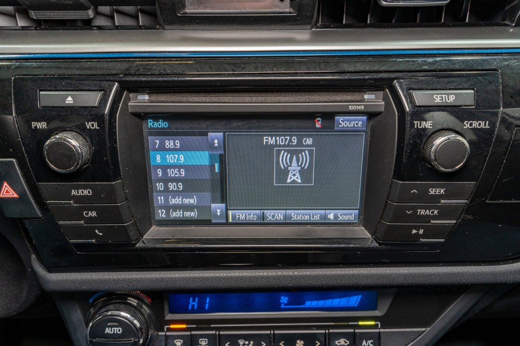 2015 Toyota Corolla Image 15