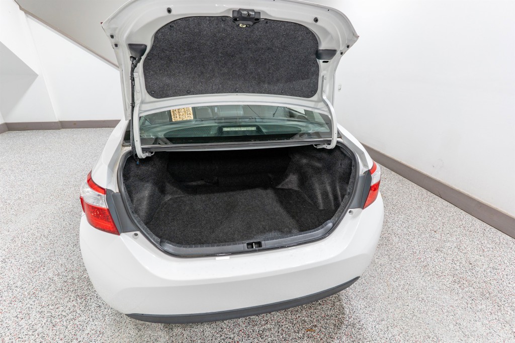 2015 Toyota Corolla Image 28