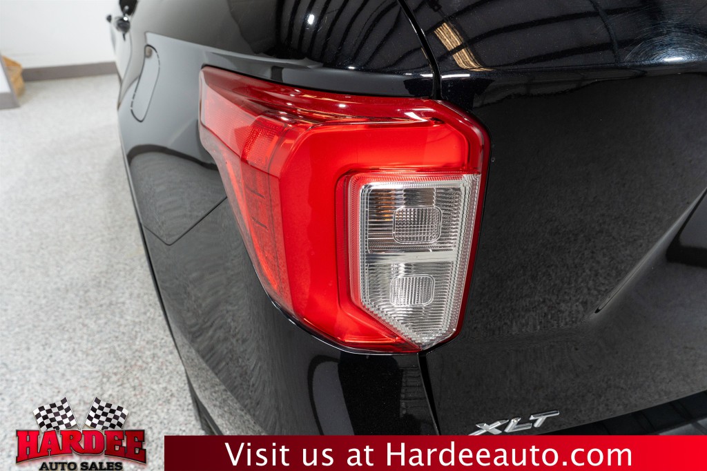 2022 Ford Explorer Image 9