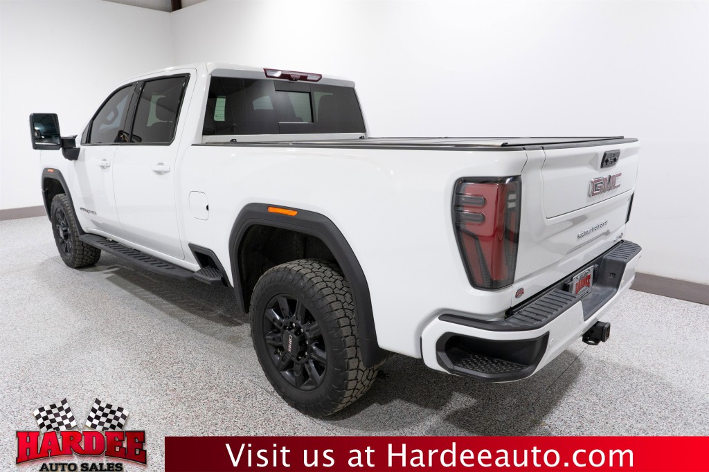 2024 GMC Sierra 2500 Image 3