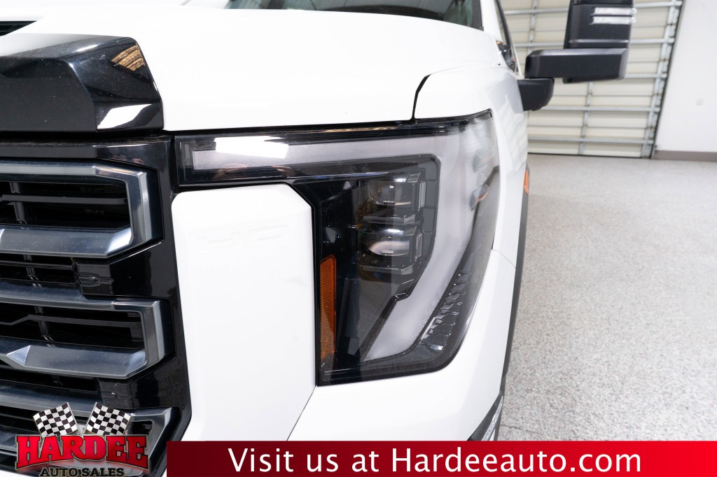 2024 GMC Sierra 2500 Image 8