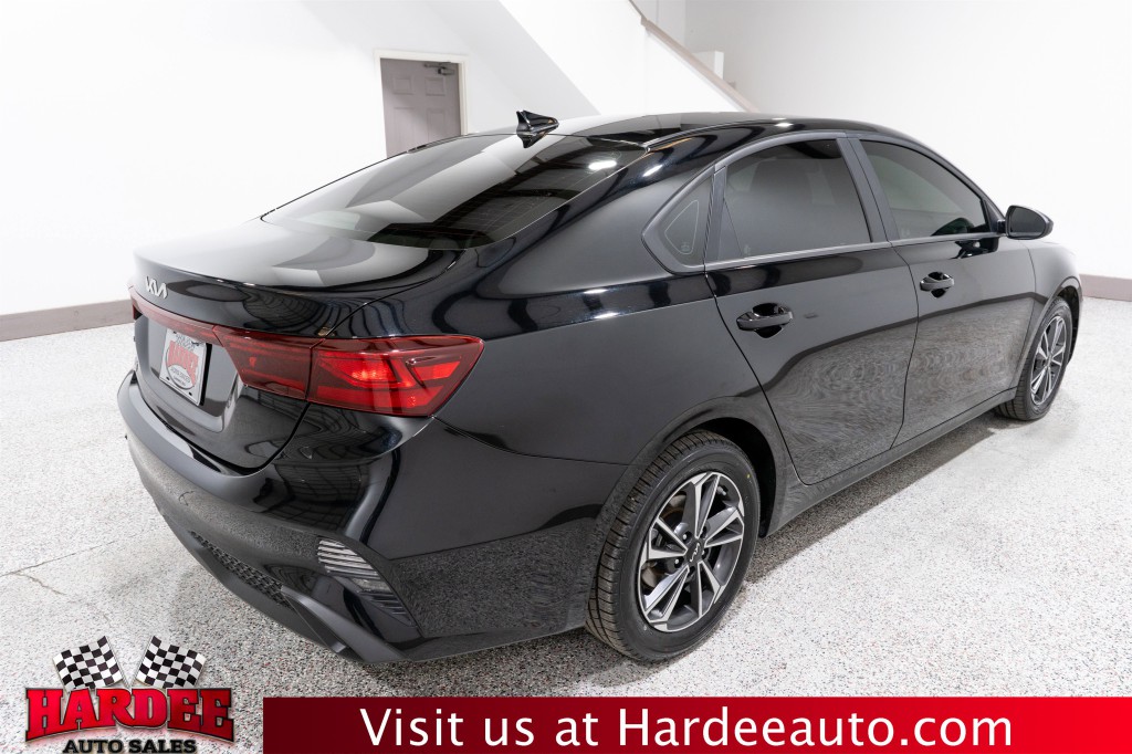 2024 Kia Forte Image 5