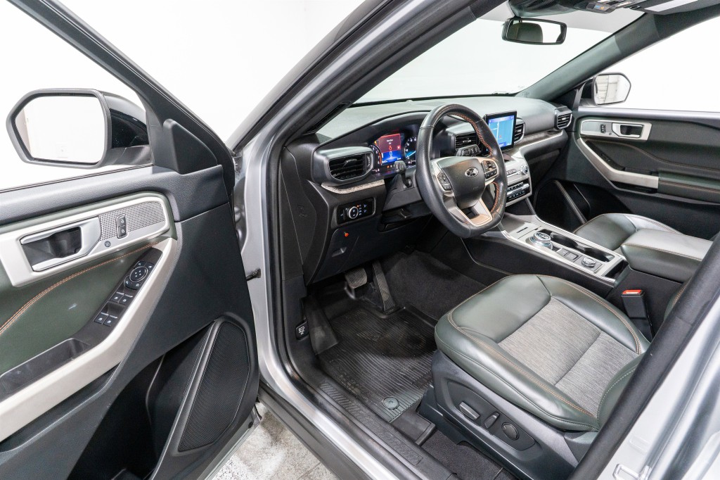 2023 Ford Explorer Image 12