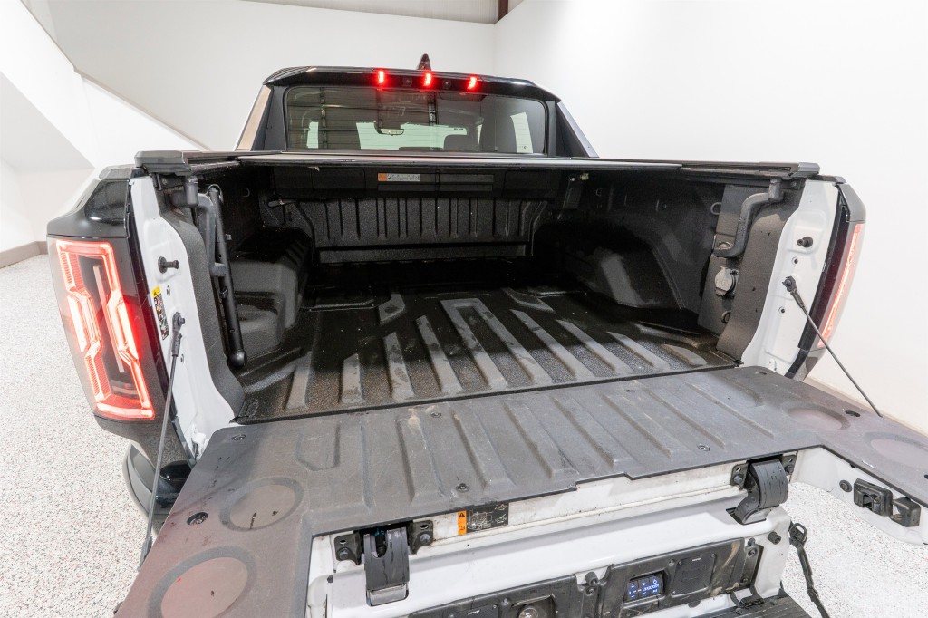 2023 GMC HUMMER EV Pickup Image 12