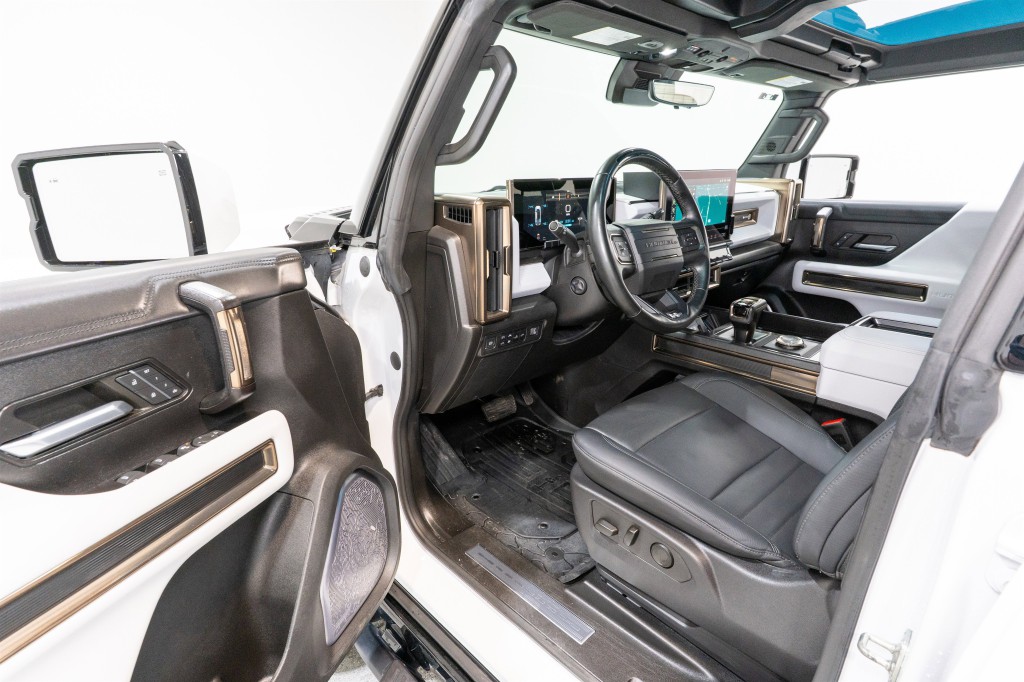 2023 GMC HUMMER EV Pickup Image 14