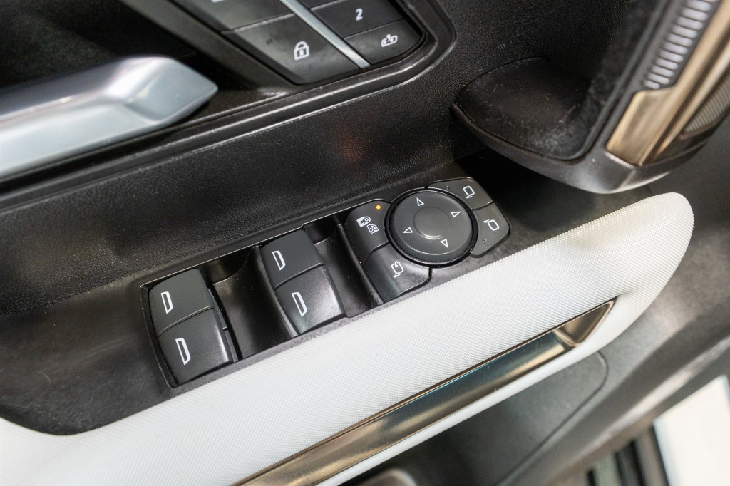 2023 GMC HUMMER EV Pickup Image 17