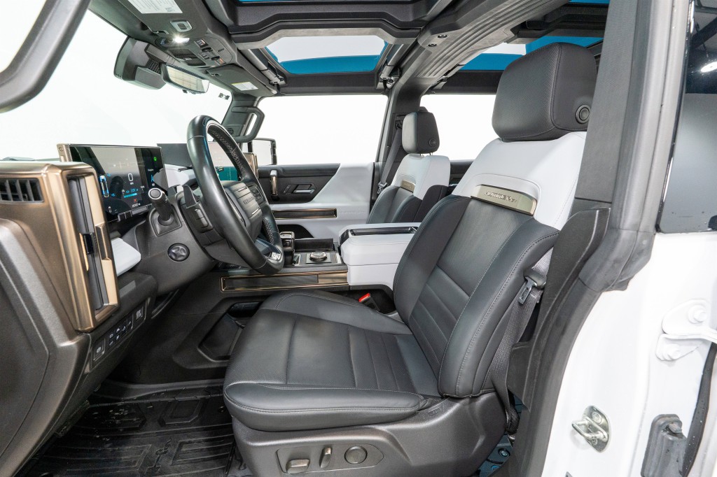 2023 GMC HUMMER EV Pickup Image 18