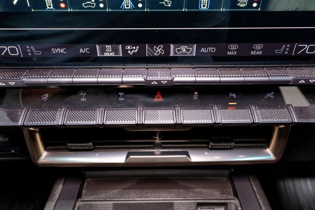 2023 GMC HUMMER EV Pickup Image 27