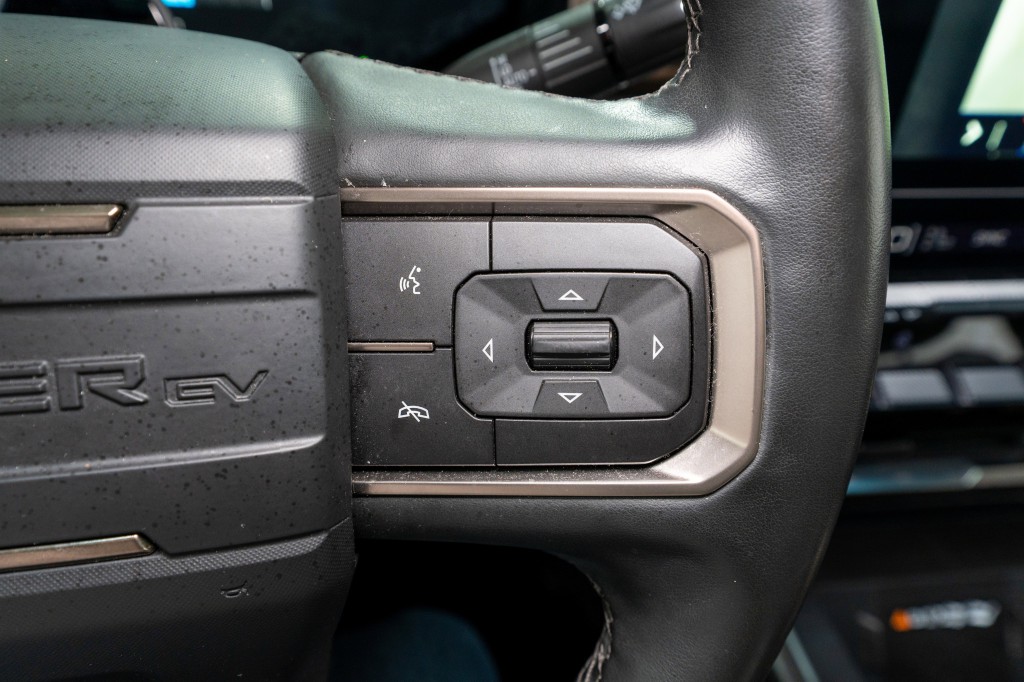 2023 GMC HUMMER EV Pickup Image 32