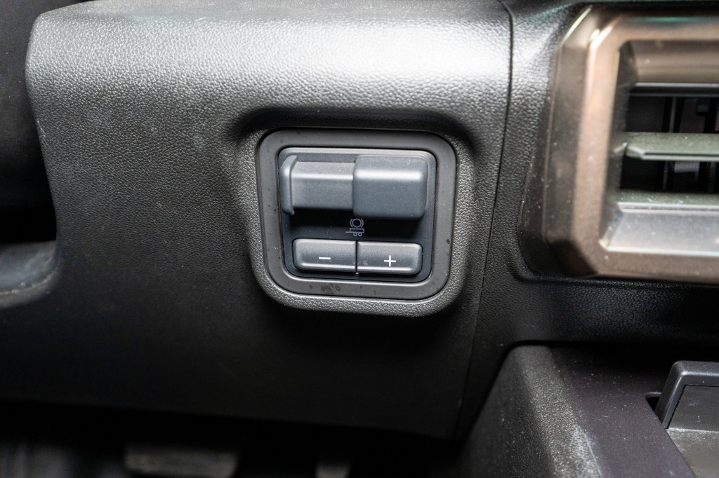 2023 GMC HUMMER EV Pickup Image 37