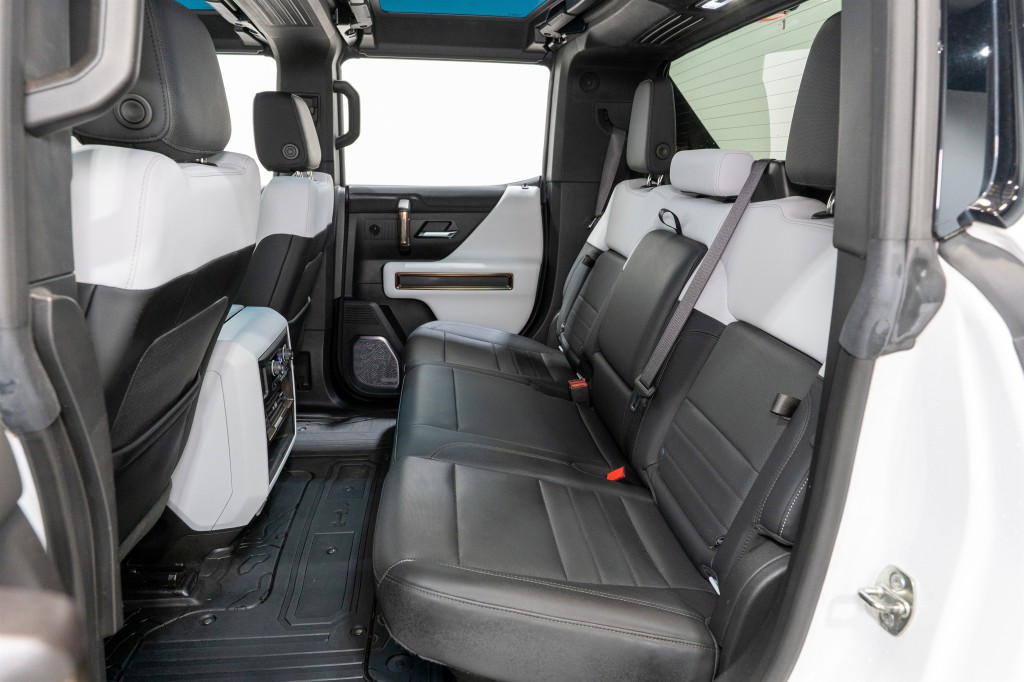 2023 GMC HUMMER EV Pickup Image 39