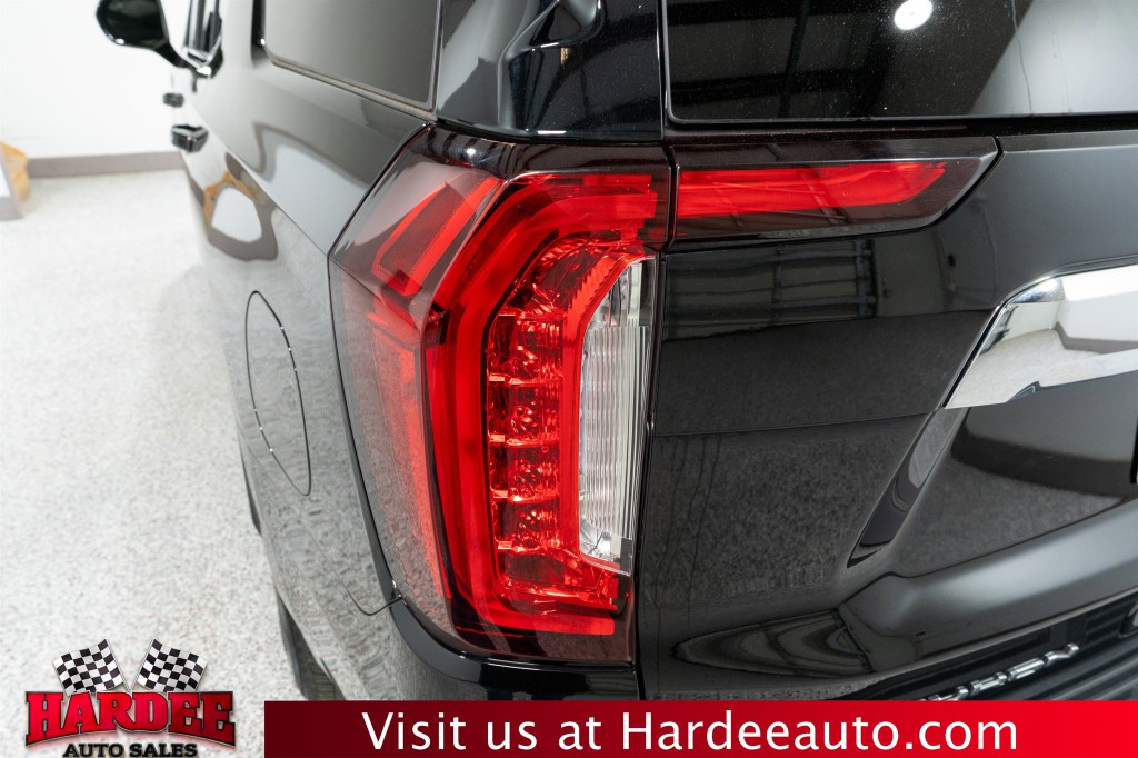 2023 GMC Yukon Image 9