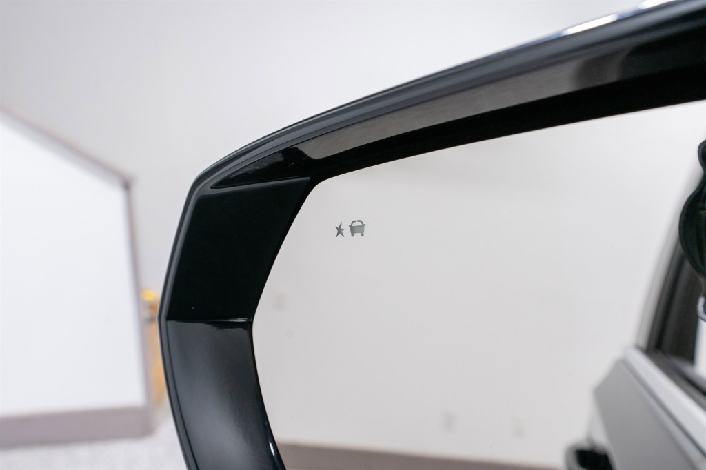 2023 GMC Yukon Image 13