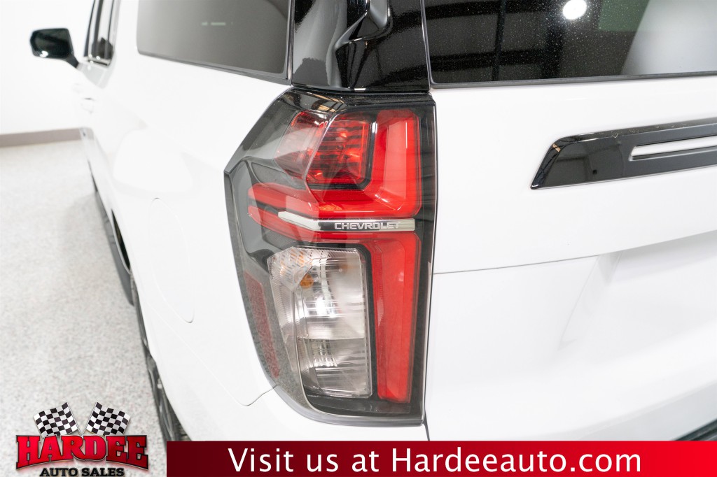 2024 Chevrolet Suburban Image 9