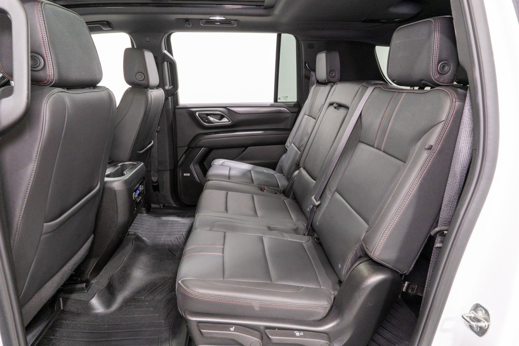 2024 Chevrolet Suburban Image 32