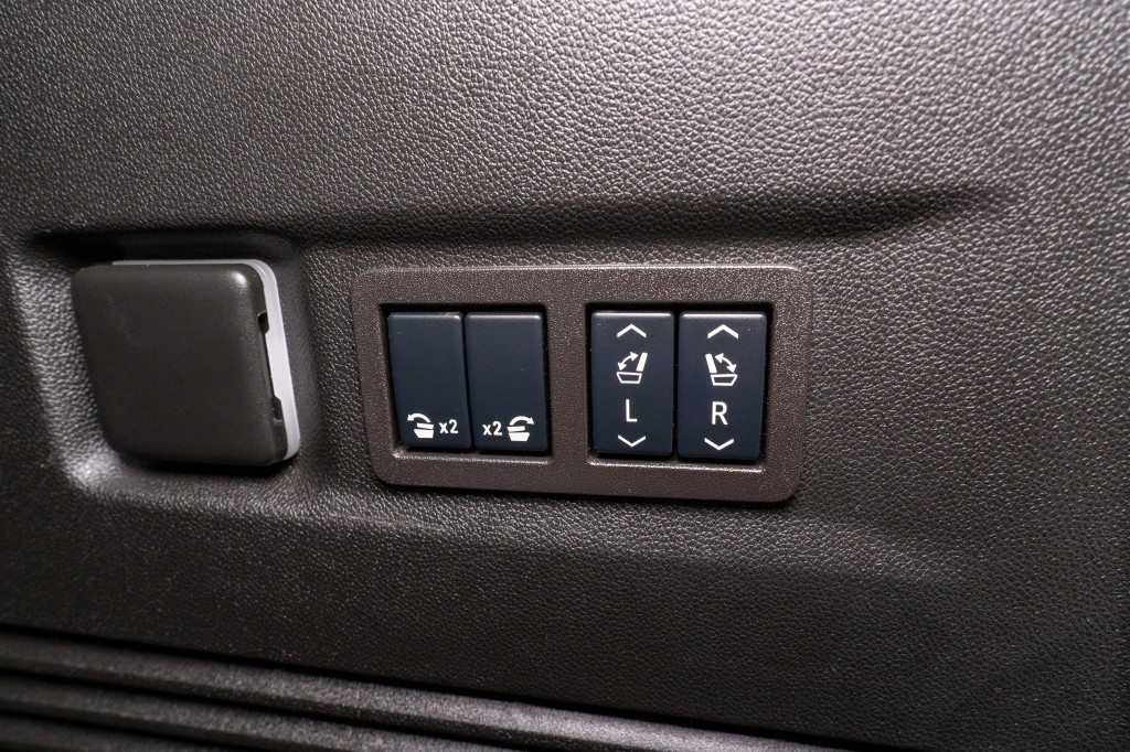 2024 Chevrolet Suburban Image 35