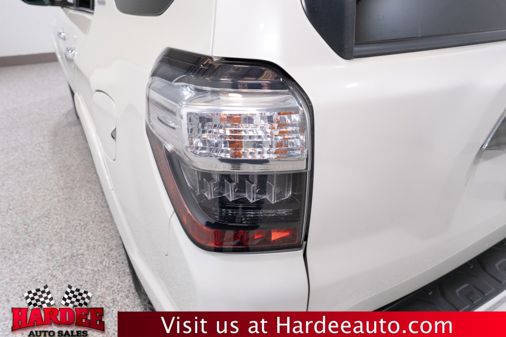 2018 Toyota 4Runner Image 9