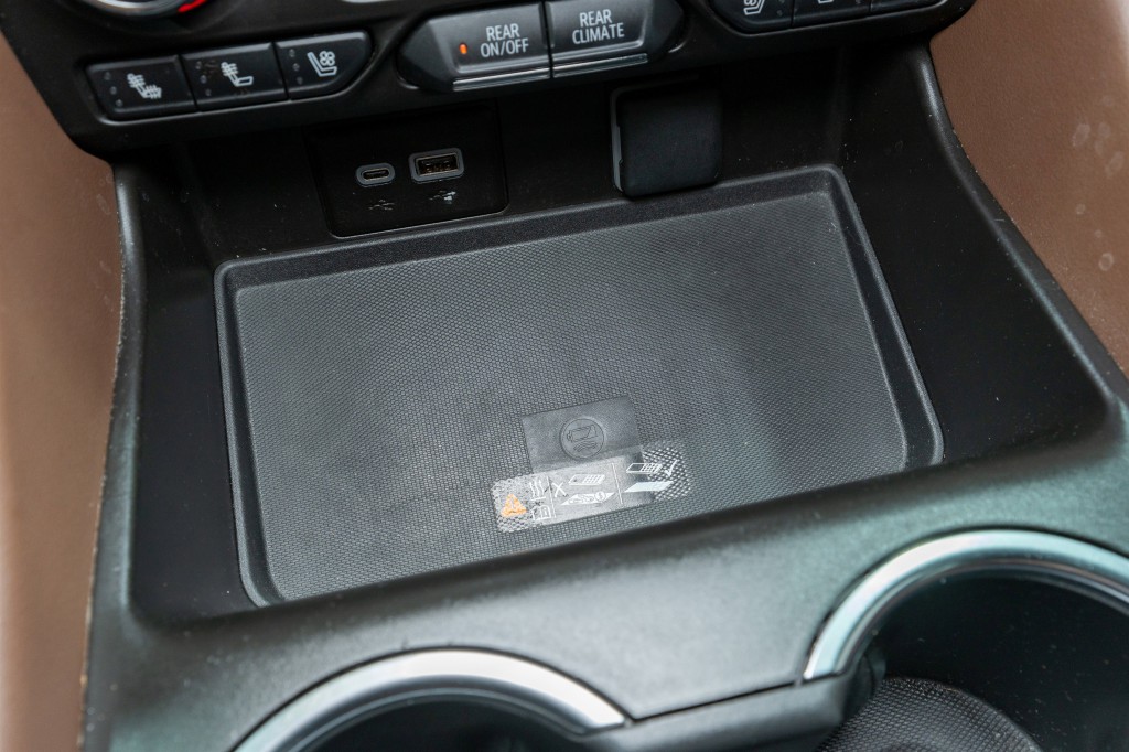 2024 Chevrolet Suburban Image 22