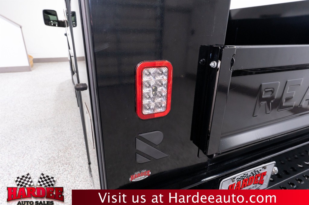 2023 RAM 3500 Image 9