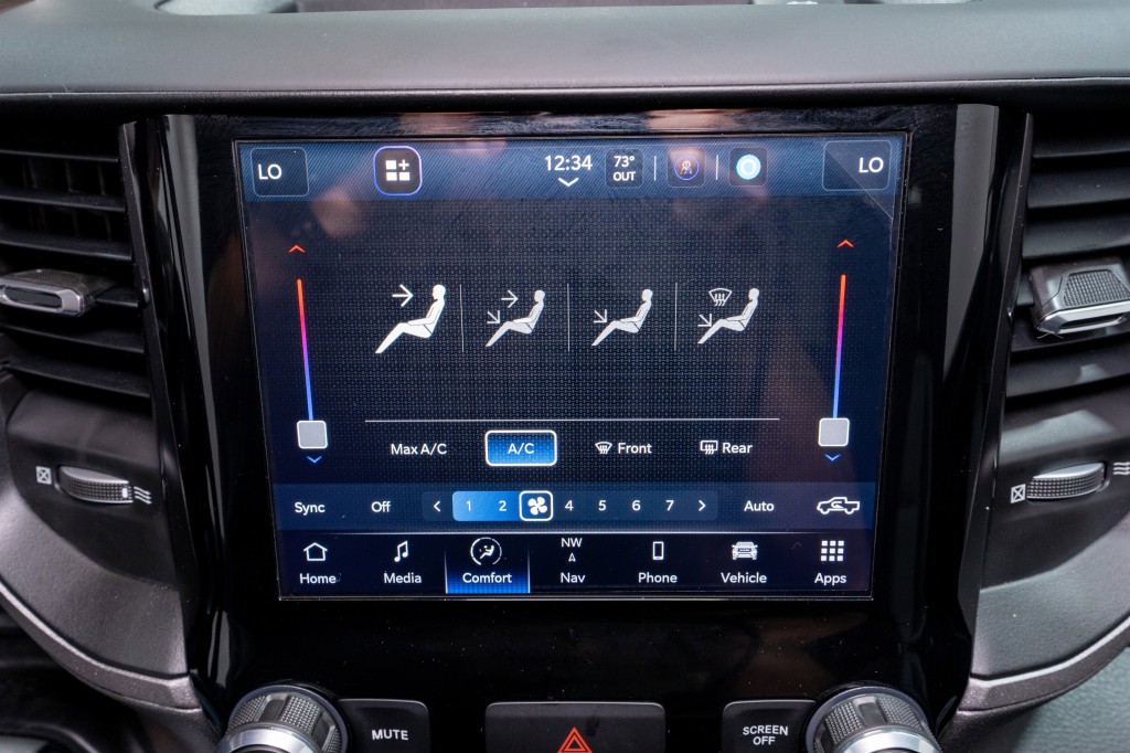 2023 RAM 3500 Image 20