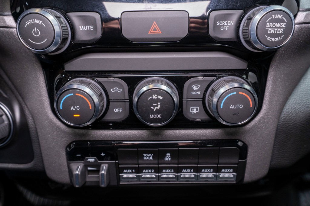 2023 RAM 3500 Image 22