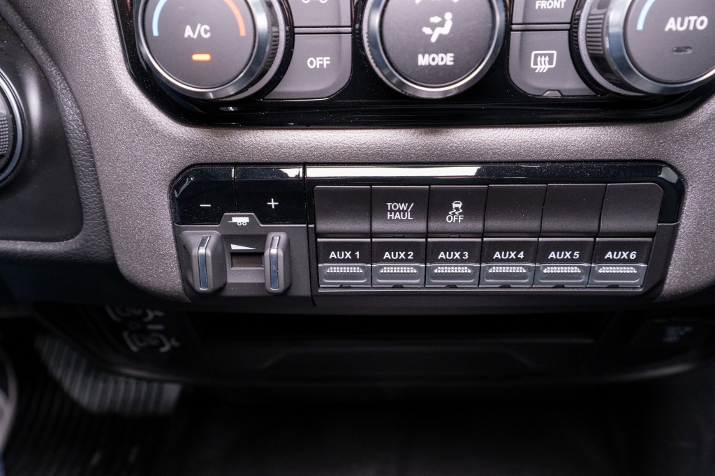 2023 RAM 3500 Image 23