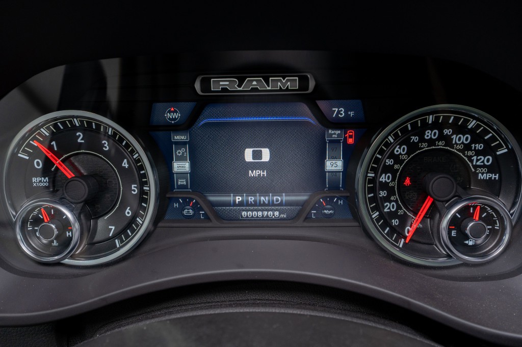 2023 RAM 3500 Image 25