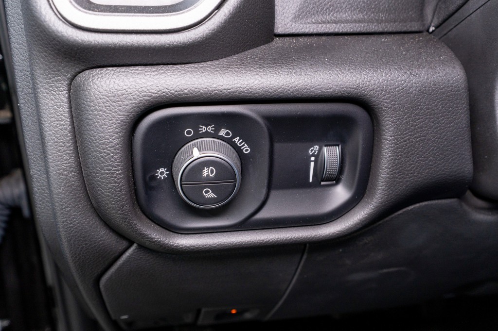 2023 RAM 3500 Image 30