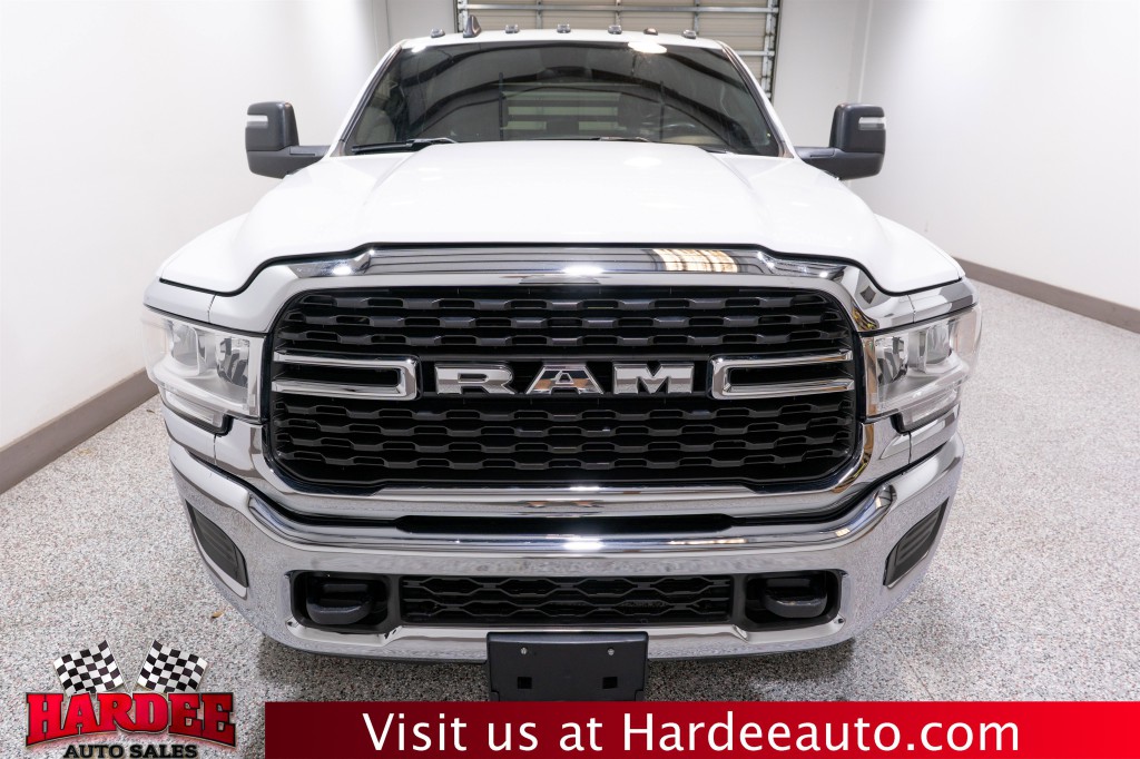 2024 RAM 3500 Image 7