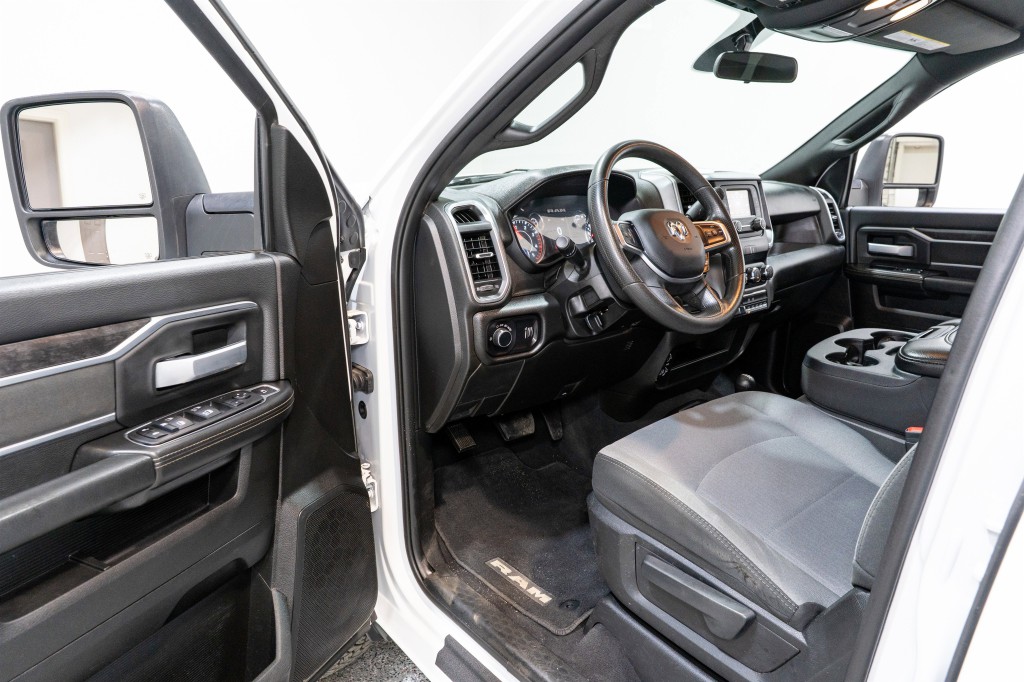 2024 RAM 3500 Image 14